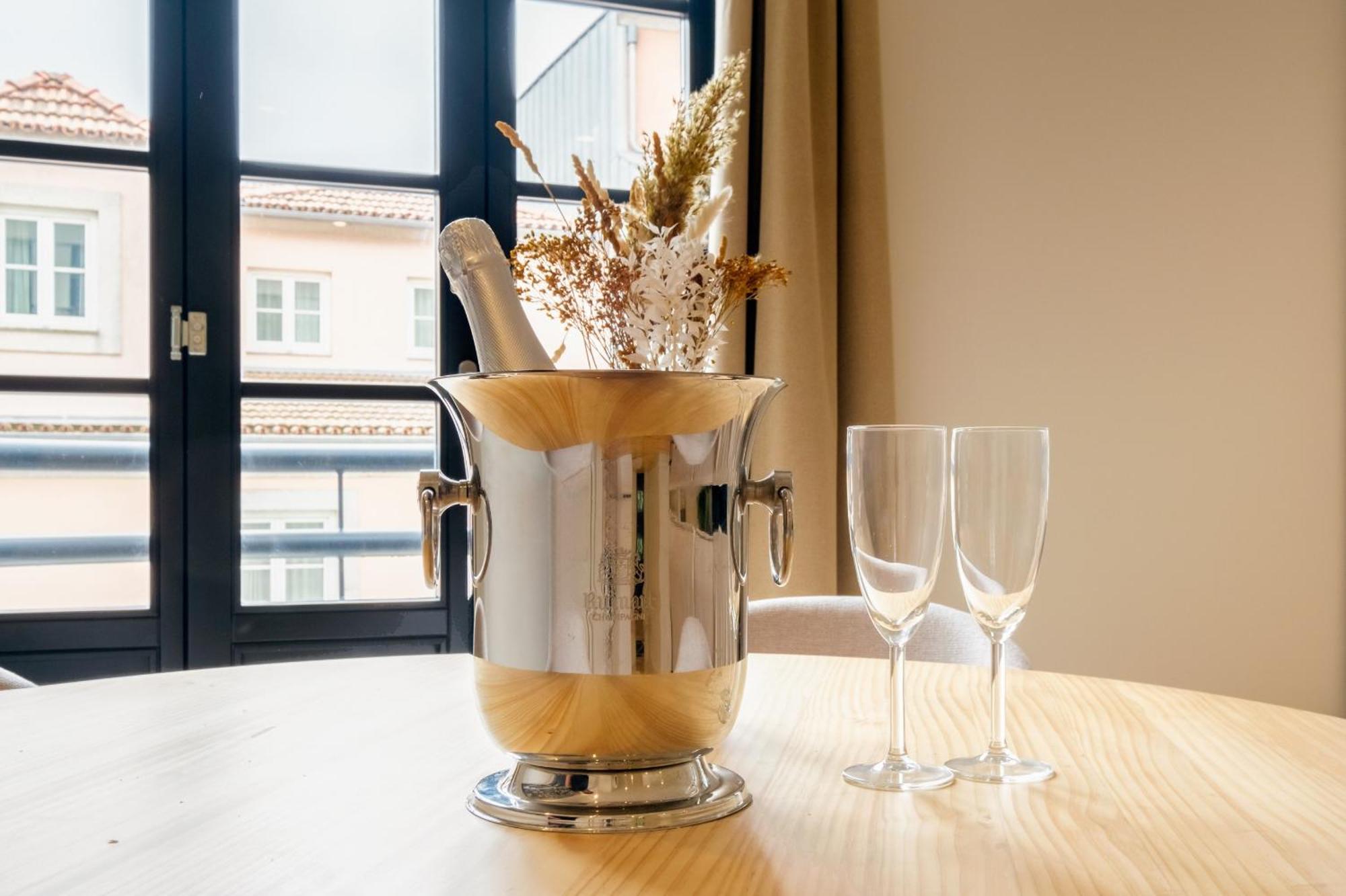 Apartamento Art Deco 23 Luxury 2br Downtown Metro Ac Porto